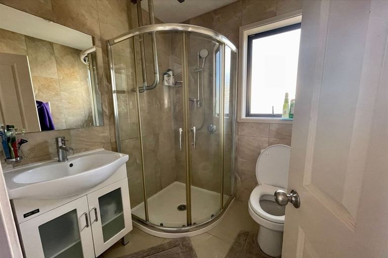 Photo of property in 96 Sunvue Road, Glen Eden, Auckland, 0602