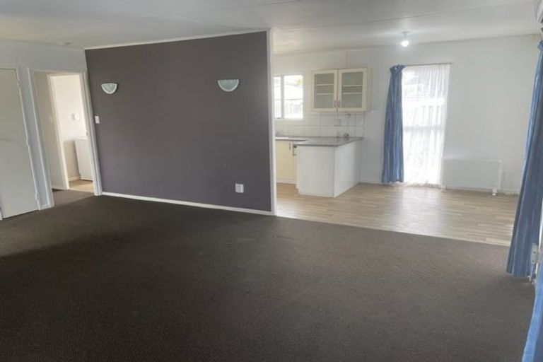 Photo of property in 137 Mahia Road, Wattle Downs, Auckland, 2103