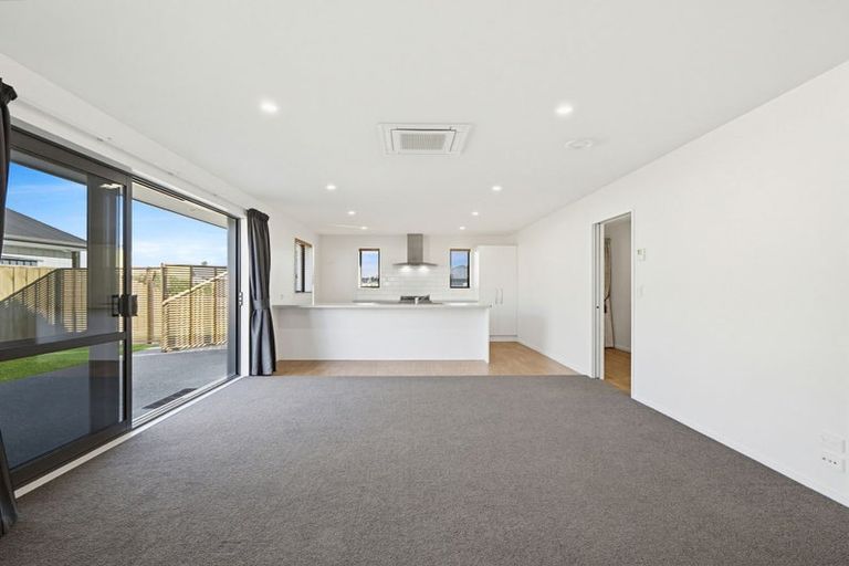 Photo of property in 6 Denton Street, Amberley, 7410