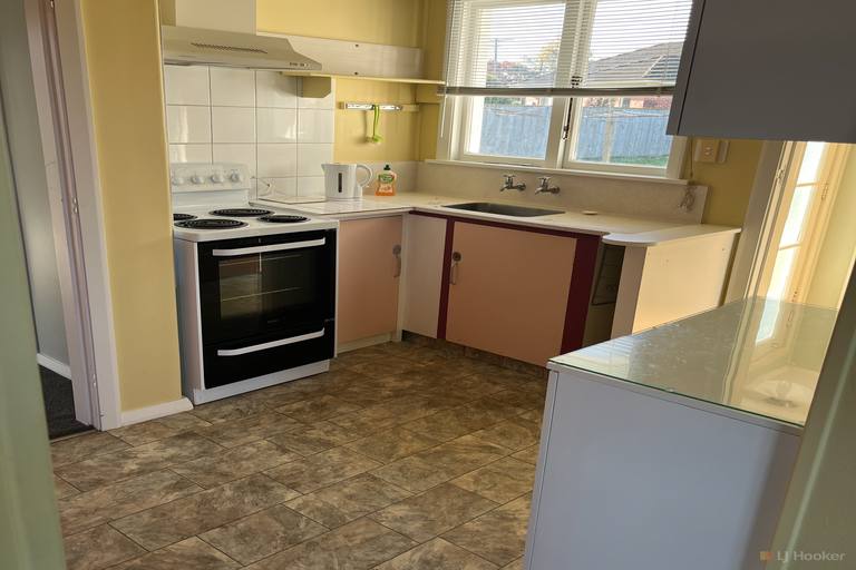 Photo of property in 12 Betten Street, Waimate, 7924