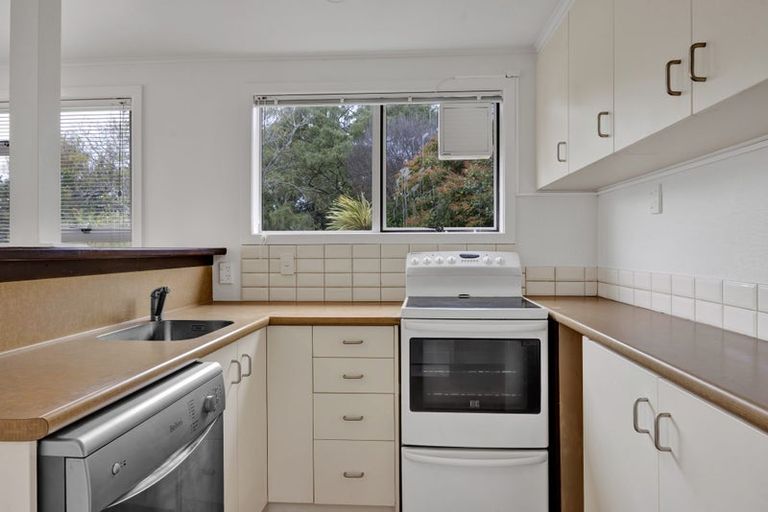 Photo of property in 5 Nikau Street, Inglewood, 4330