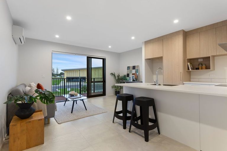 Photo of property in 12 Tara Lane, Manurewa, 2102