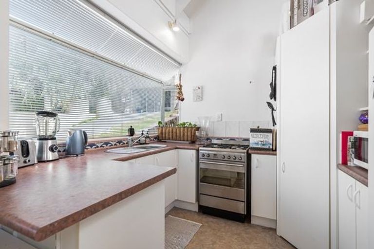 Photo of property in 16 Alfred Street, Northcote Point, Auckland, 0627