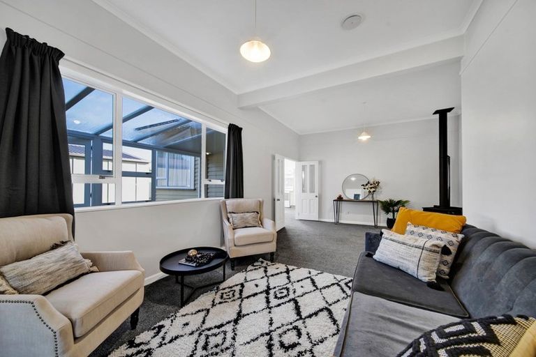 Photo of property in 16a Regan Street, Stratford, 4332