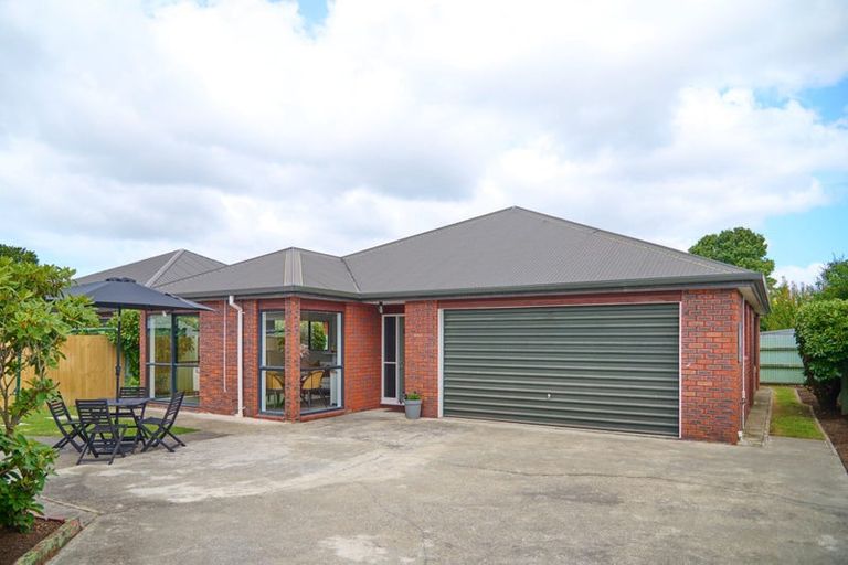 Photo of property in 22a Dunedin Street, Redwood, Christchurch, 8051