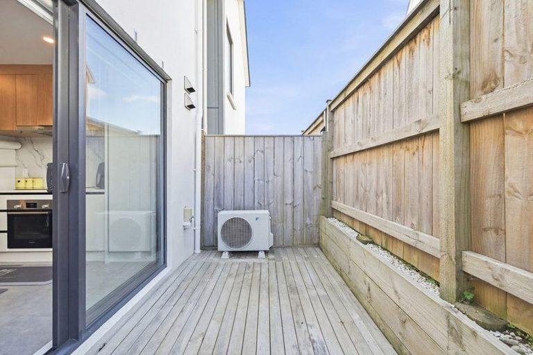 Photo of property in 2/21 Podgora Avenue, Kumeu, 0810