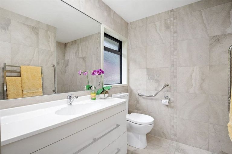 Photo of property in 19 Owens Road, Waiuku, 2123