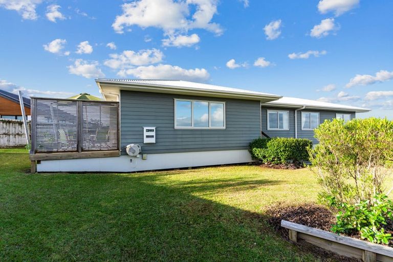 Photo of property in 12 Weka Street, Mangawhai, 0505