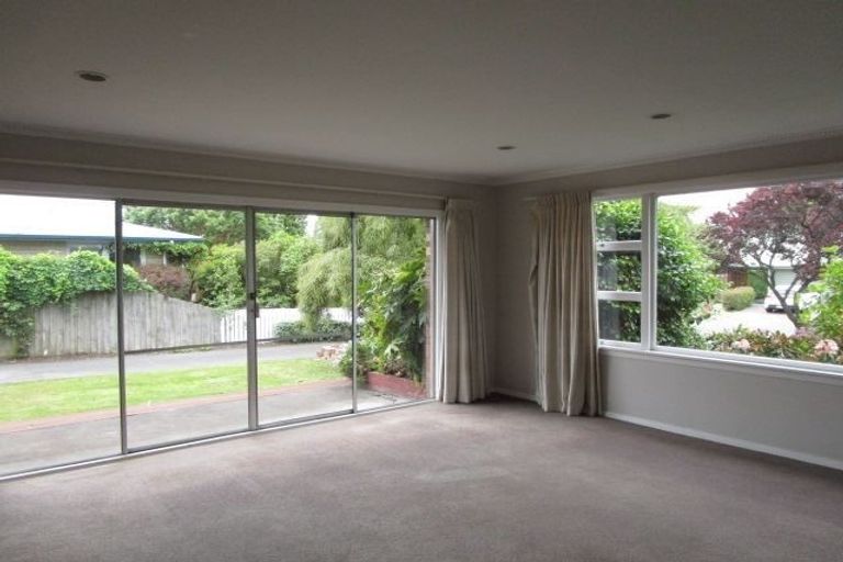 Photo of property in 72 Toorak Avenue, Avonhead, Christchurch, 8042