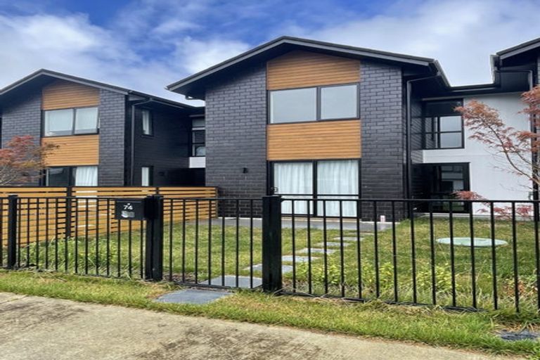 Photo of property in 74 Papatupu Way, Kumeu, 0810