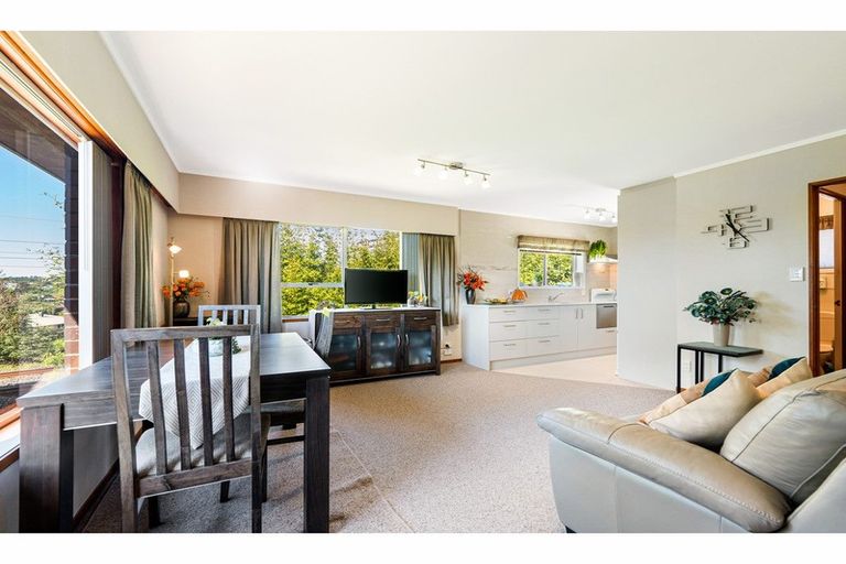 Photo of property in 27 Faith Bullock Place, New Lynn, Auckland, 0600