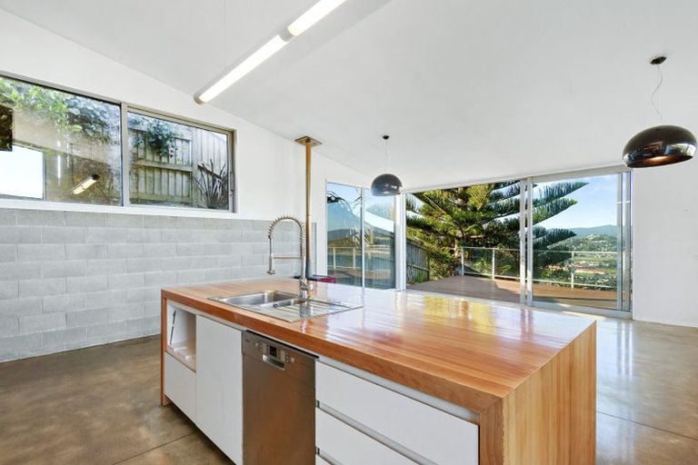 Photo of property in 13 Bella Vista, Melrose, Wellington, 6023