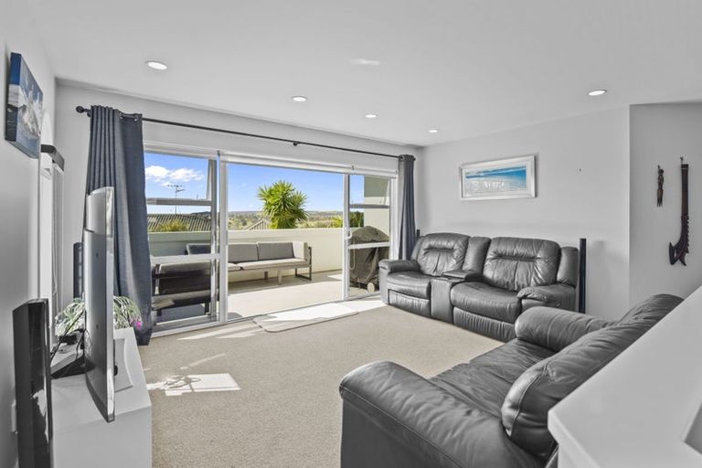 Photo of property in 1159 Whangaparaoa Road, Gulf Harbour, Whangaparaoa, 0930