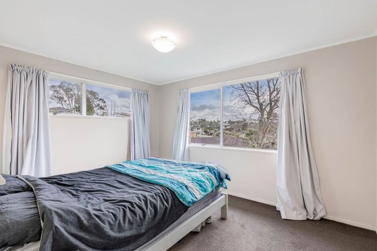 Photo of property in 9 Kilcar Place, Massey, Auckland, 0614