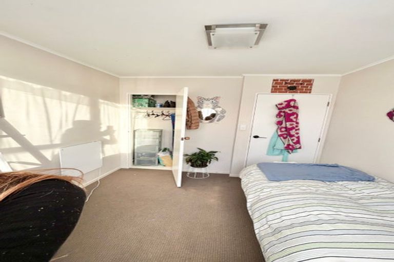 Photo of property in 300 Mitchell Street, Brooklyn, Wellington, 6021