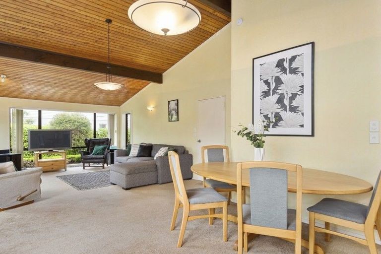 Photo of property in 2 Whitaker Street, Otumoetai, Tauranga, 3110