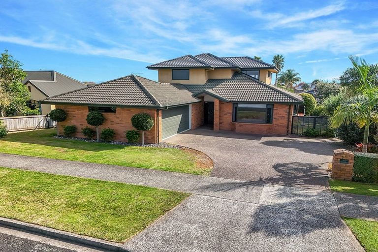 Photo of property in 99 Rototuna Road, Rototuna, Hamilton, 3210
