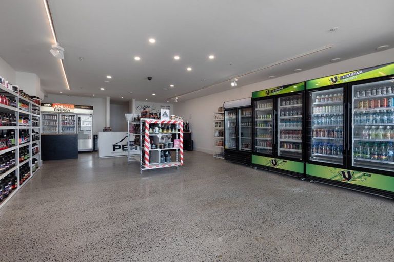 Photo of property in 2a/2 Marine Parade, Mount Maunganui, 3116