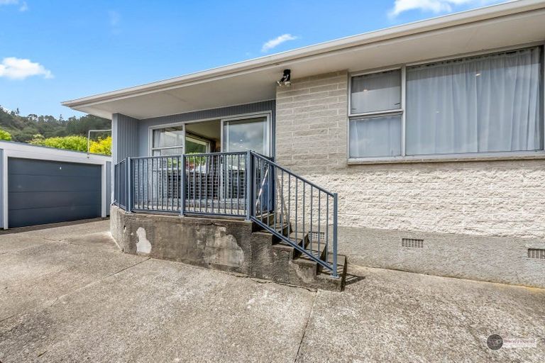 Photo of property in 10a Helvetia Grove, Naenae, Lower Hutt, 5011