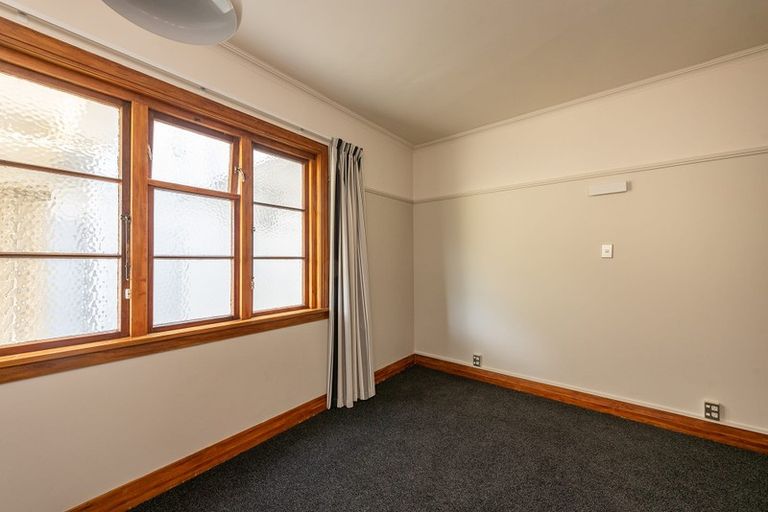 Photo of property in Ionian Flats, 123-125 Brougham Street, Mount Victoria, Wellington, 6011