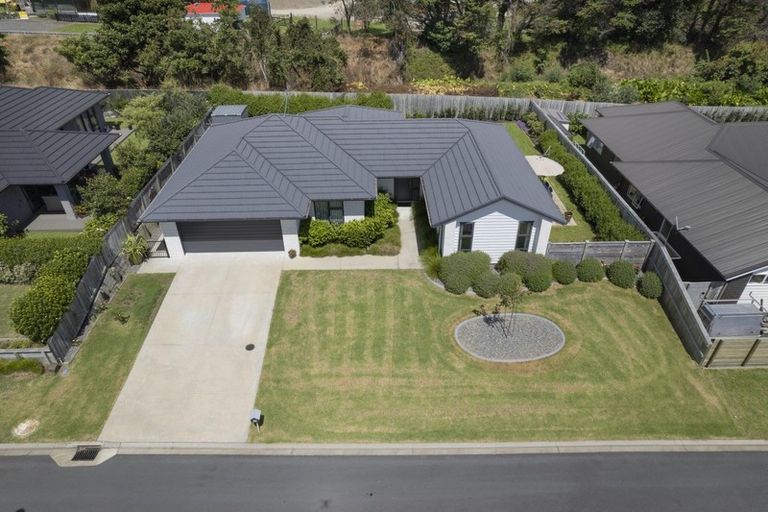 Photo of property in 24 Charlotte Drive, Omokoroa, 3114
