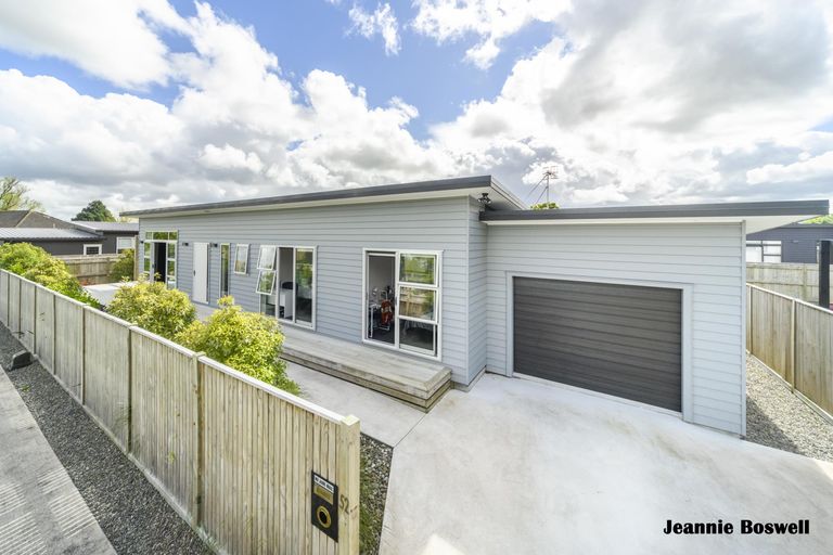 Photo of property in 10 Milton Street, Roslyn, Palmerston North, 4414