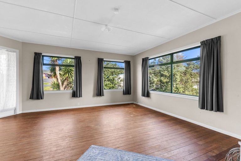 Photo of property in 4 Sea View Road, Baylys Beach, Dargaville, 0377