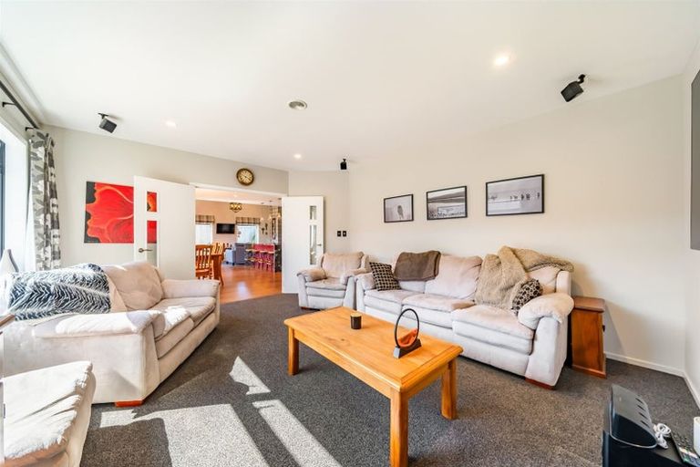 Photo of property in 14 Resolution Drive, Whitby, Porirua, 5024