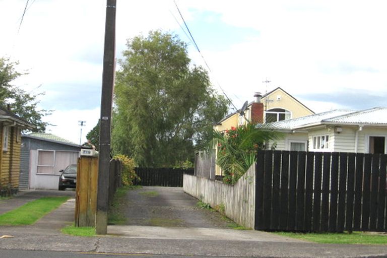 Photo of property in 717a Te Atatu Road, Te Atatu Peninsula, Auckland, 0610