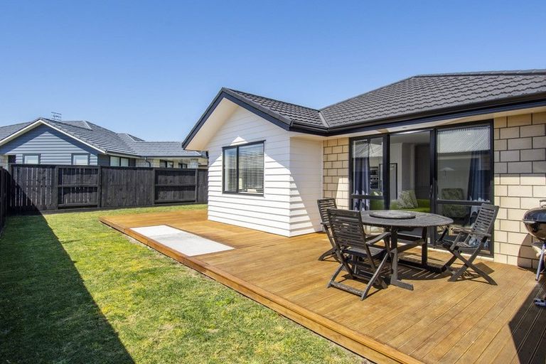 Photo of property in 2 Kotiate Street, Papamoa Beach, Papamoa, 3118
