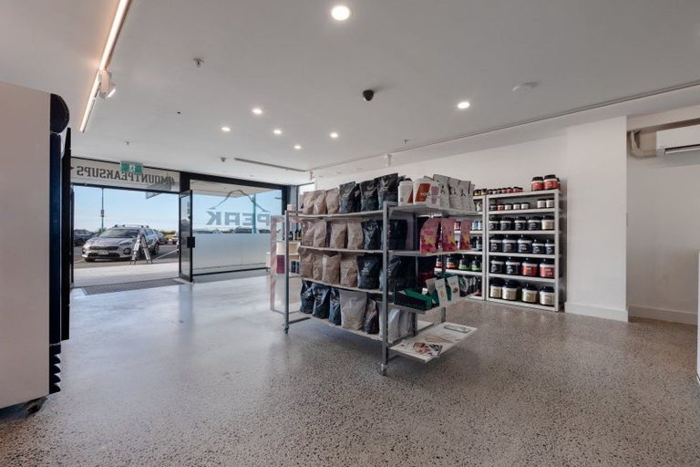 Photo of property in 2a/2 Marine Parade, Mount Maunganui, 3116