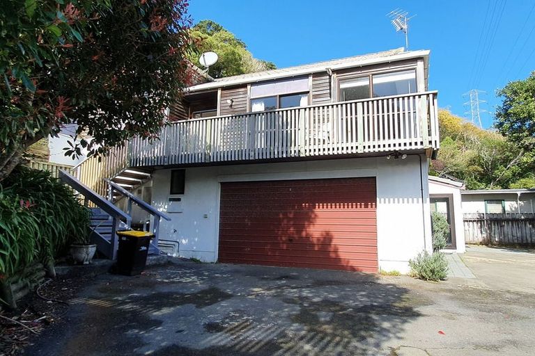 Photo of property in 6 Creswick Terrace, Northland, Wellington, 6012