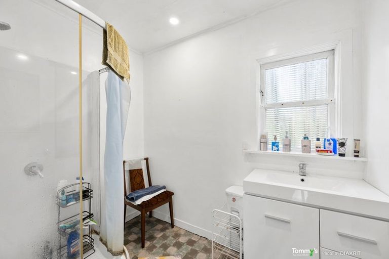 Photo of property in 70 Happy Valley Road, Owhiro Bay, Wellington, 6023