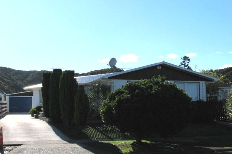 Photo of property in 14 Manutuke Street, Wainuiomata, Lower Hutt, 5014