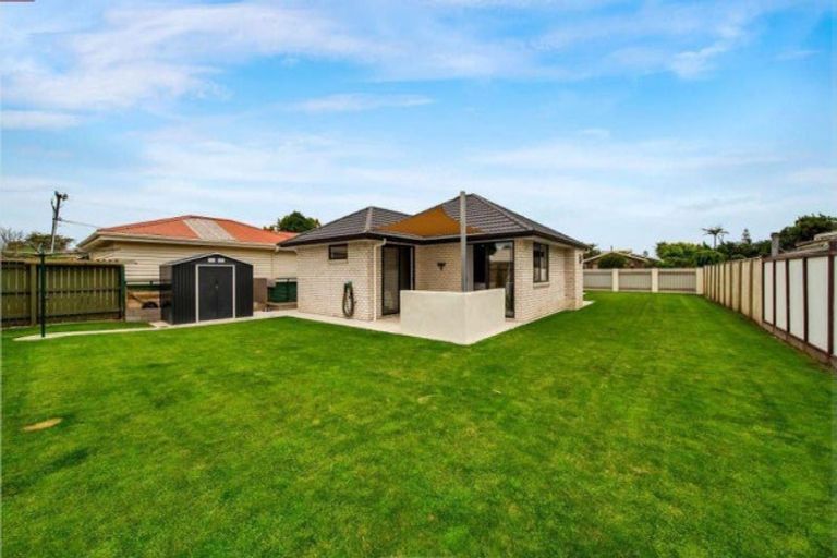 Photo of property in 6 Matai Place, Hawera, 4610