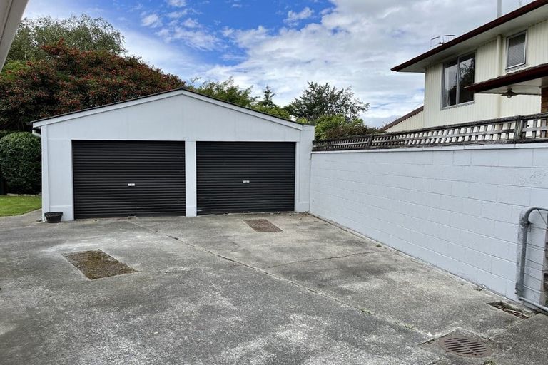 Photo of property in 27 Mokau Place, Terrace End, Palmerston North, 4410
