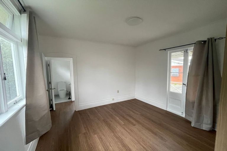 Photo of property in 22 Grande Vue Road, Hillpark, Auckland, 2102