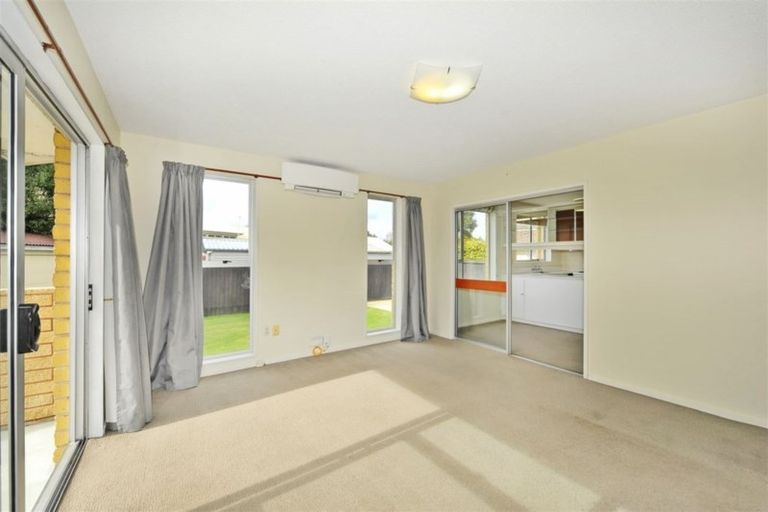 Photo of property in 6 Bowman Place, Sockburn, Christchurch, 8042