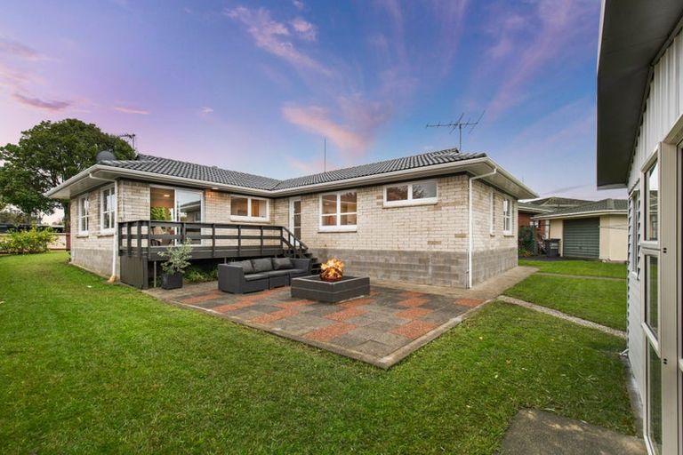Photo of property in 42 Ray Small Drive, Pahurehure, Papakura, 2113