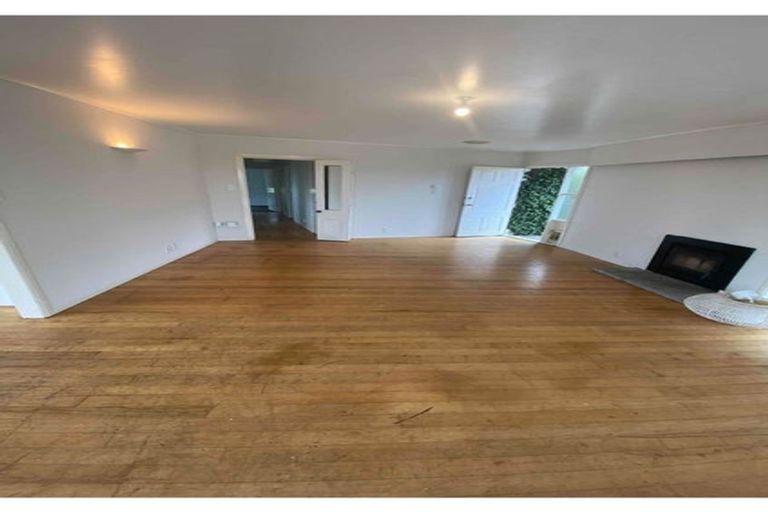 Photo of property in 443 Don Buck Road, Massey, Auckland, 0614