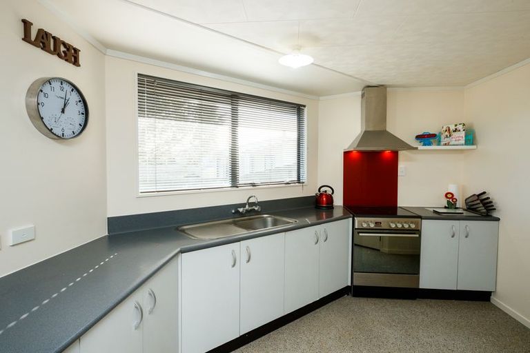 Photo of property in 96 Hillcrest Drive, Kelvin Grove, Palmerston North, 4414