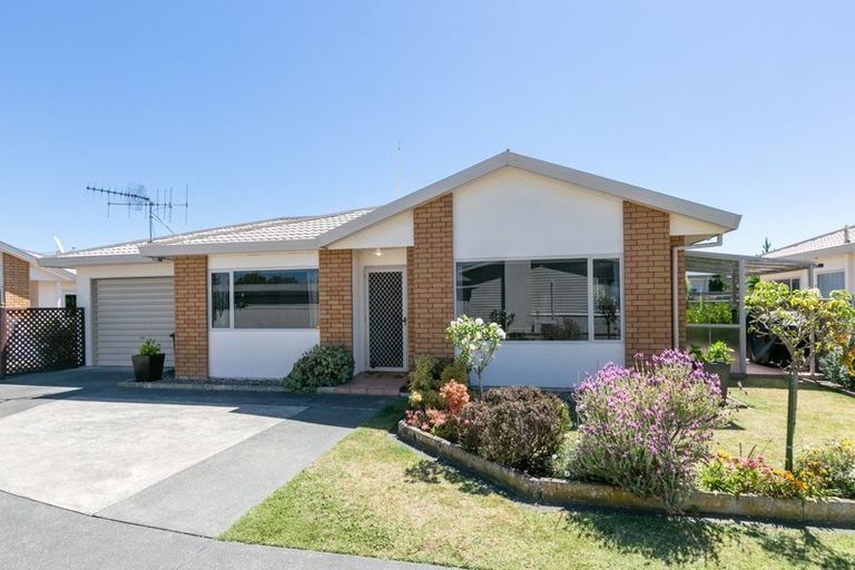 Photo of property in 2/38 Neeve Road, Taradale, Napier, 4112