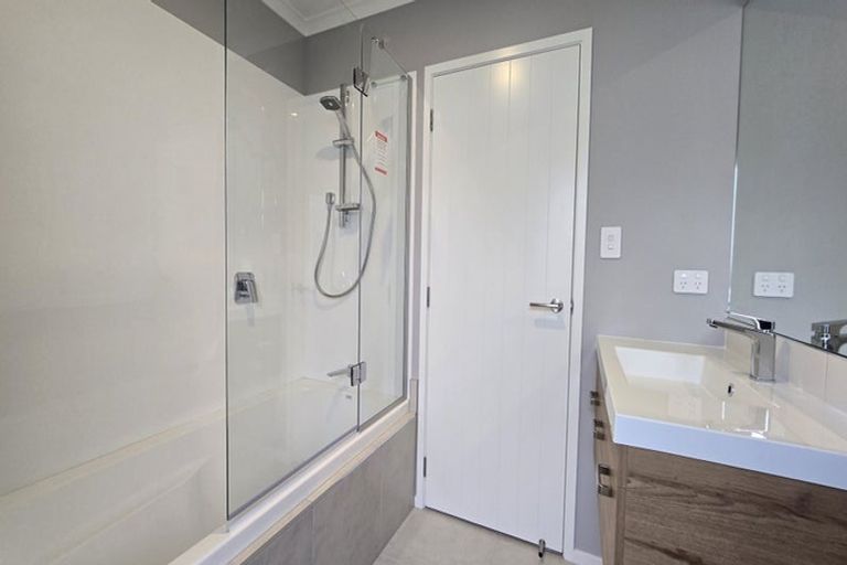 Photo of property in 14 George Yee Place, Taradale, 4112