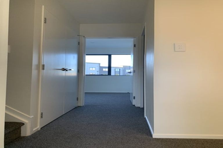 Photo of property in 37 Jabuka Street, Glen Eden, Auckland, 0602