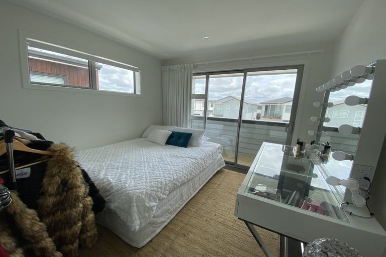 Photo of property in 33 Myland Drive, Hobsonville, Auckland, 0616