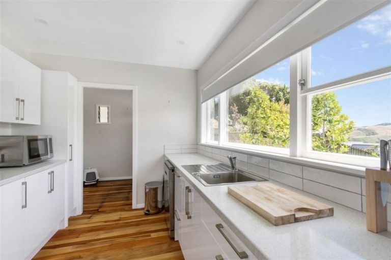 Photo of property in 73 Bassett Road, Johnsonville, Wellington, 6037