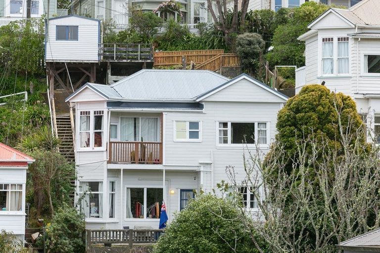 Photo of property in 5 Hadfield Terrace, Kelburn, Wellington, 6012