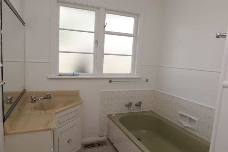 Photo of property in 95 Golf Road, Paraparaumu Beach, Paraparaumu, 5032