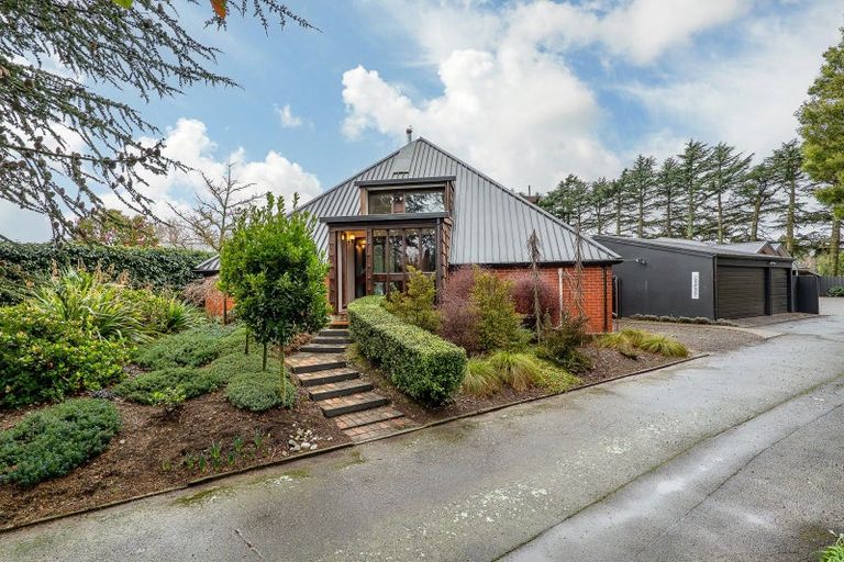 Photo of property in 19 Oakden Drive, Darfield, 7510