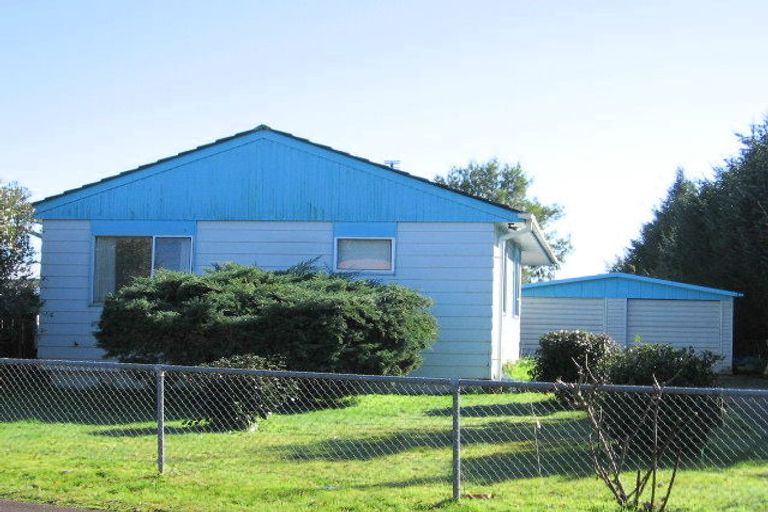 Photo of property in 30 Pukeroa Place, Papakura, 2110